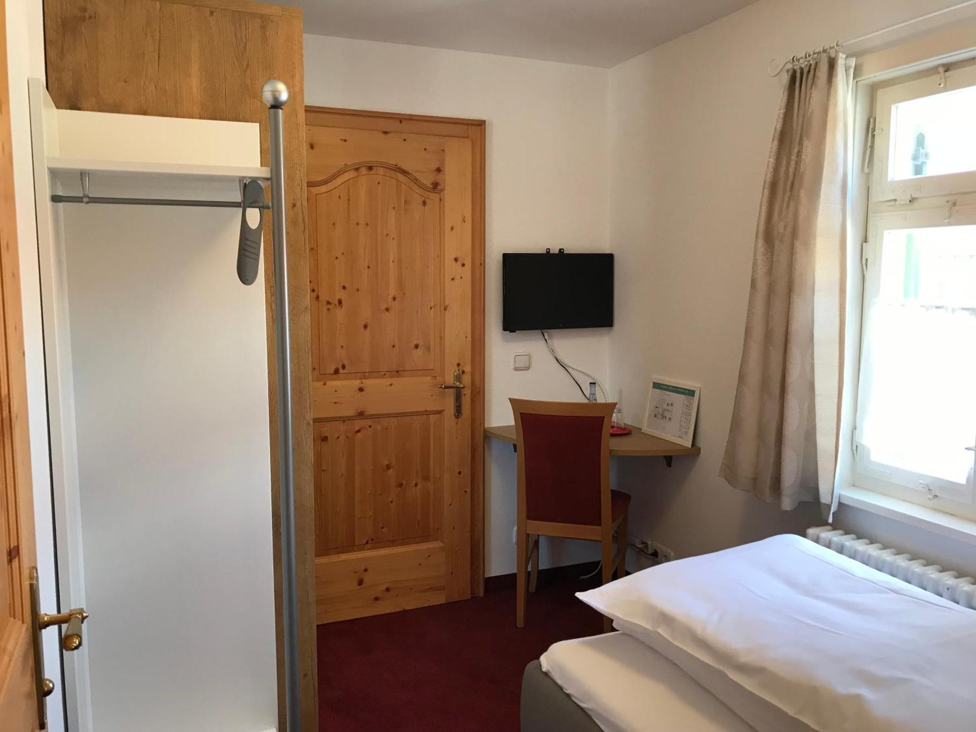 Hotel Hohe Schule Bad Überkingen Pokoj fotografie