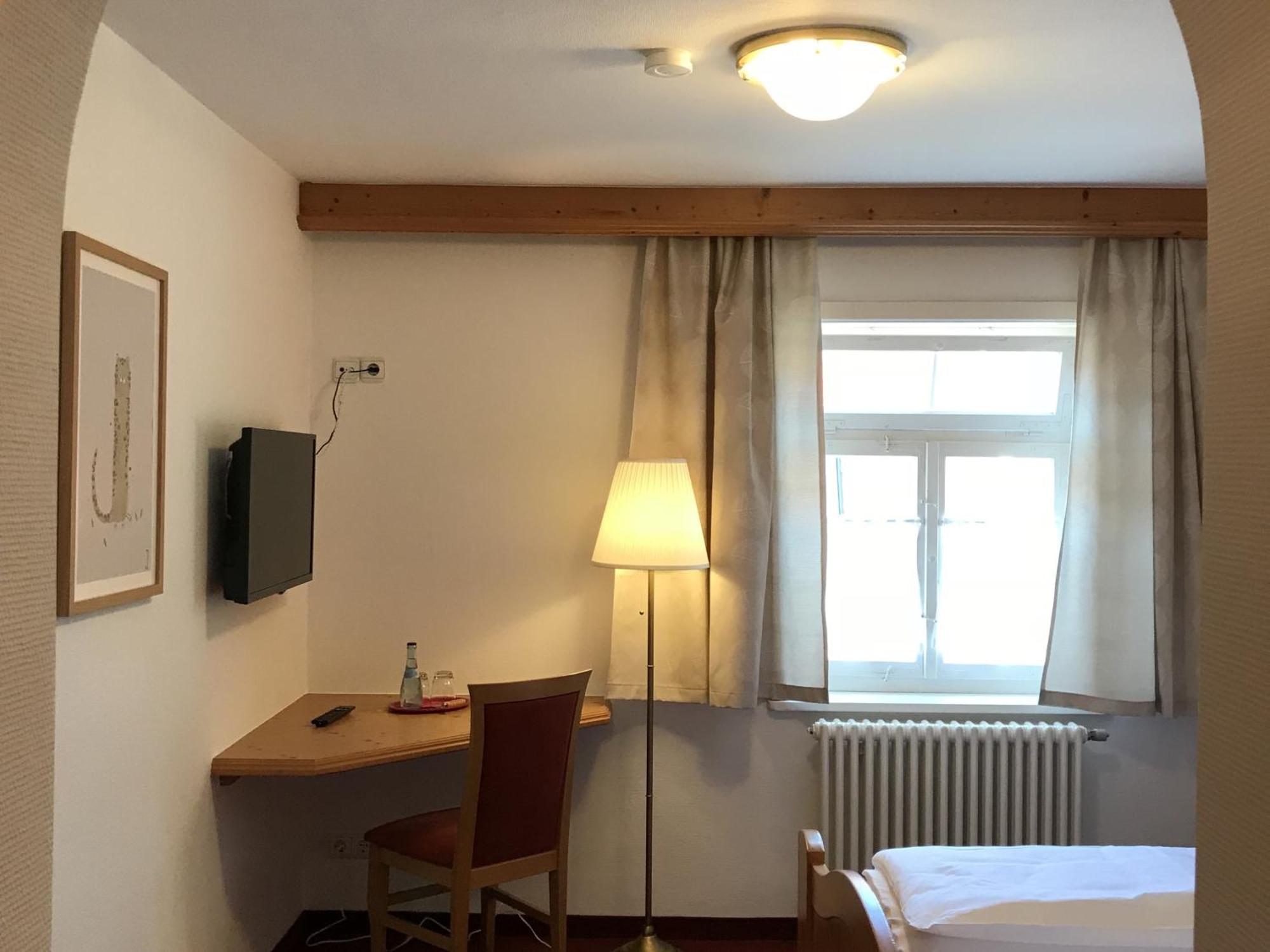 Hotel Hohe Schule Bad Überkingen Pokoj fotografie
